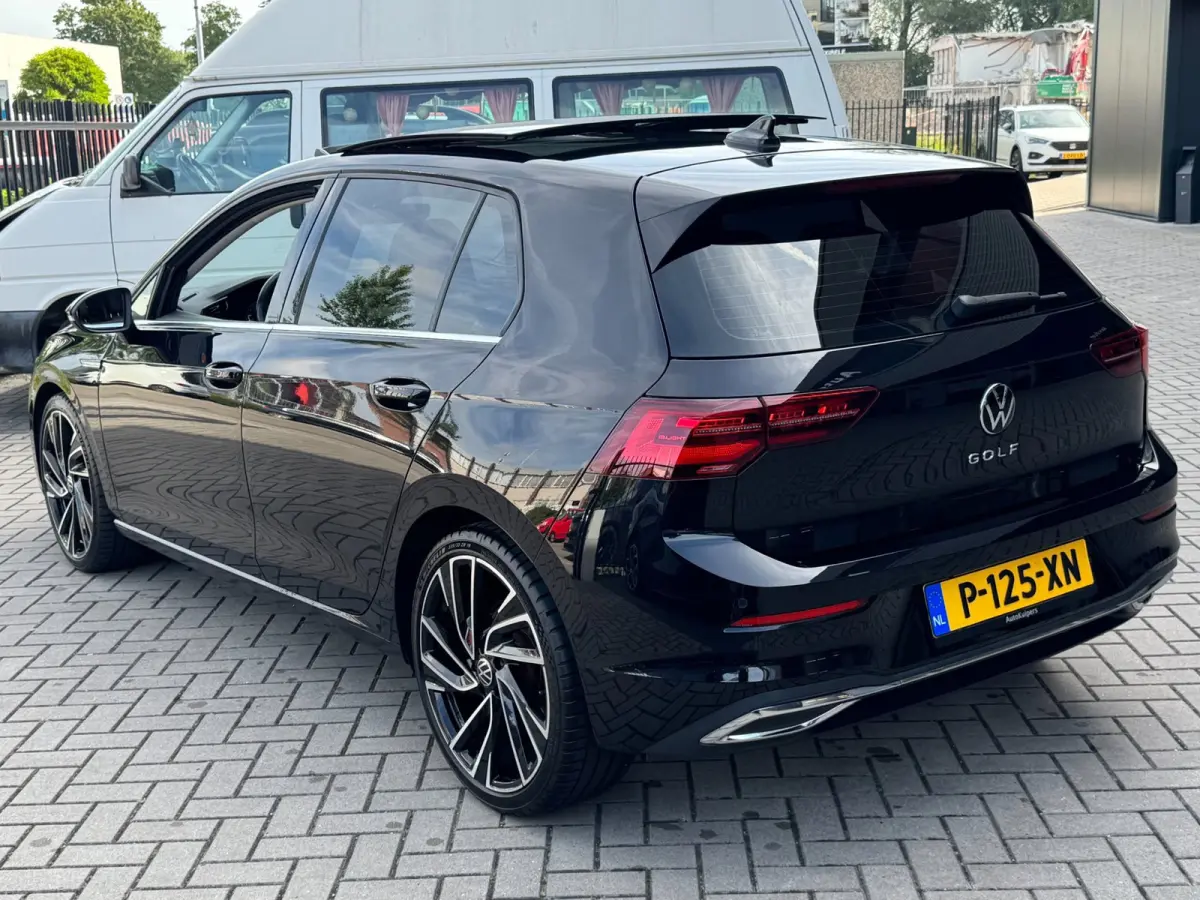 1.5 TSI Highline Business R | Met o.a. stoelverwarming, cruise control, climate control, panoramadak en PDC!