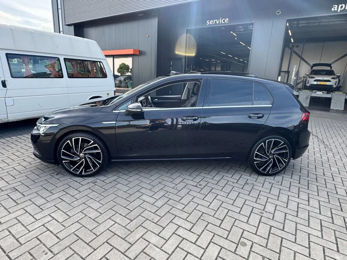 1.5 TSI Highline Business R | Met o.a. stoelverwarming, cruise control, climate control, panoramadak en PDC!