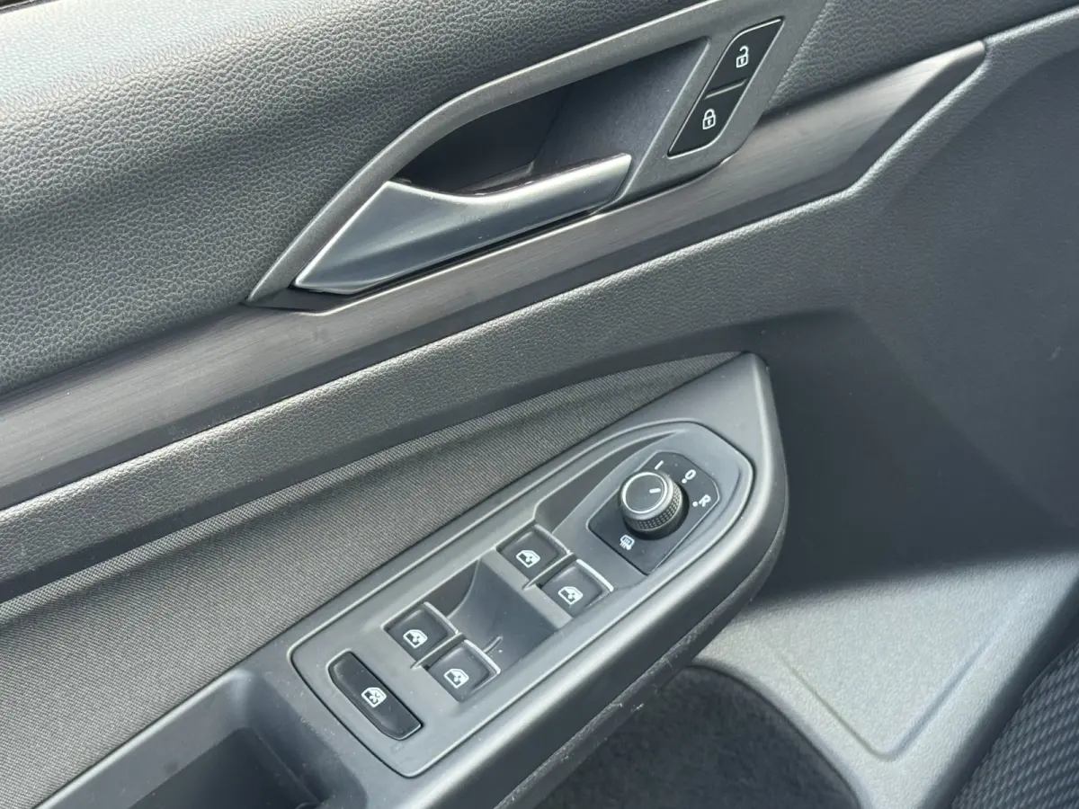 1.5 TSI Highline Business R | Met o.a. stoelverwarming, cruise control, climate control, panoramadak en PDC!