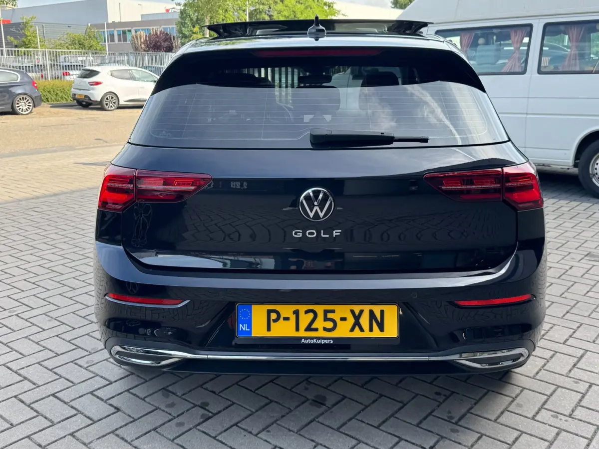 1.5 TSI Highline Business R | Met o.a. stoelverwarming, cruise control, climate control, panoramadak en PDC!