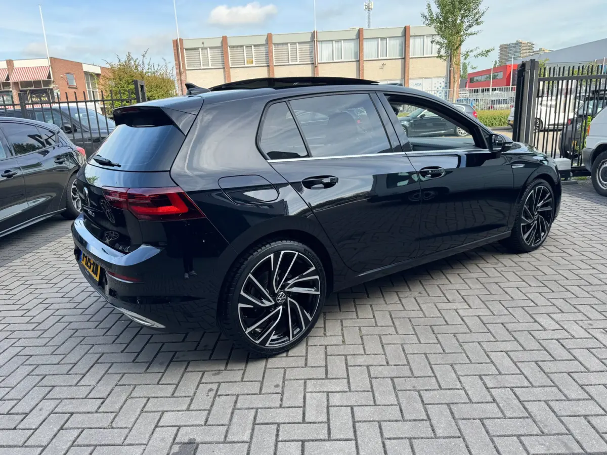 1.5 TSI Highline Business R | Met o.a. stoelverwarming, cruise control, climate control, panoramadak en PDC!