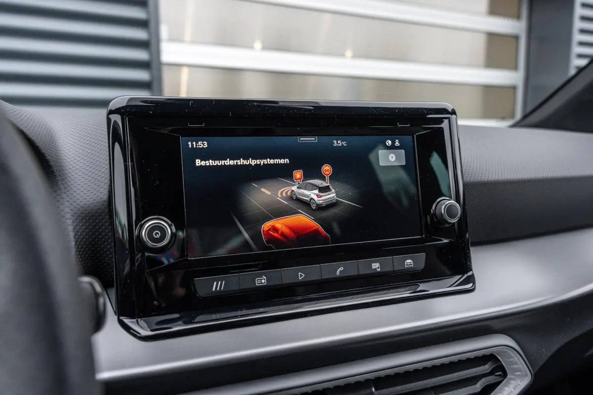 1.0 EcoTSI 95pk FR Business Connect | Achteruitrijcamera | Cruise Control Adaptief | Stoelverwarming