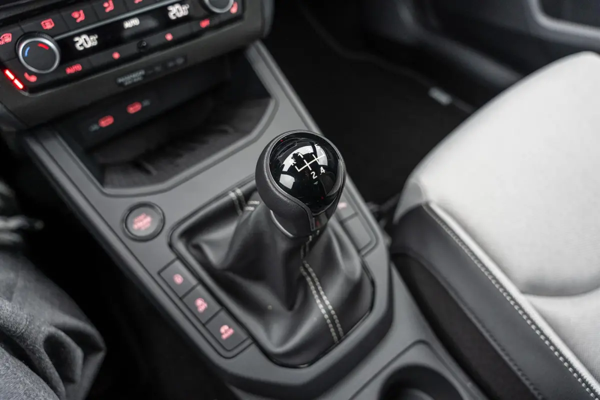 1.0 EcoTSI 95pk FR Business Connect | Achteruitrijcamera | Cruise Control Adaptief | Stoelverwarming