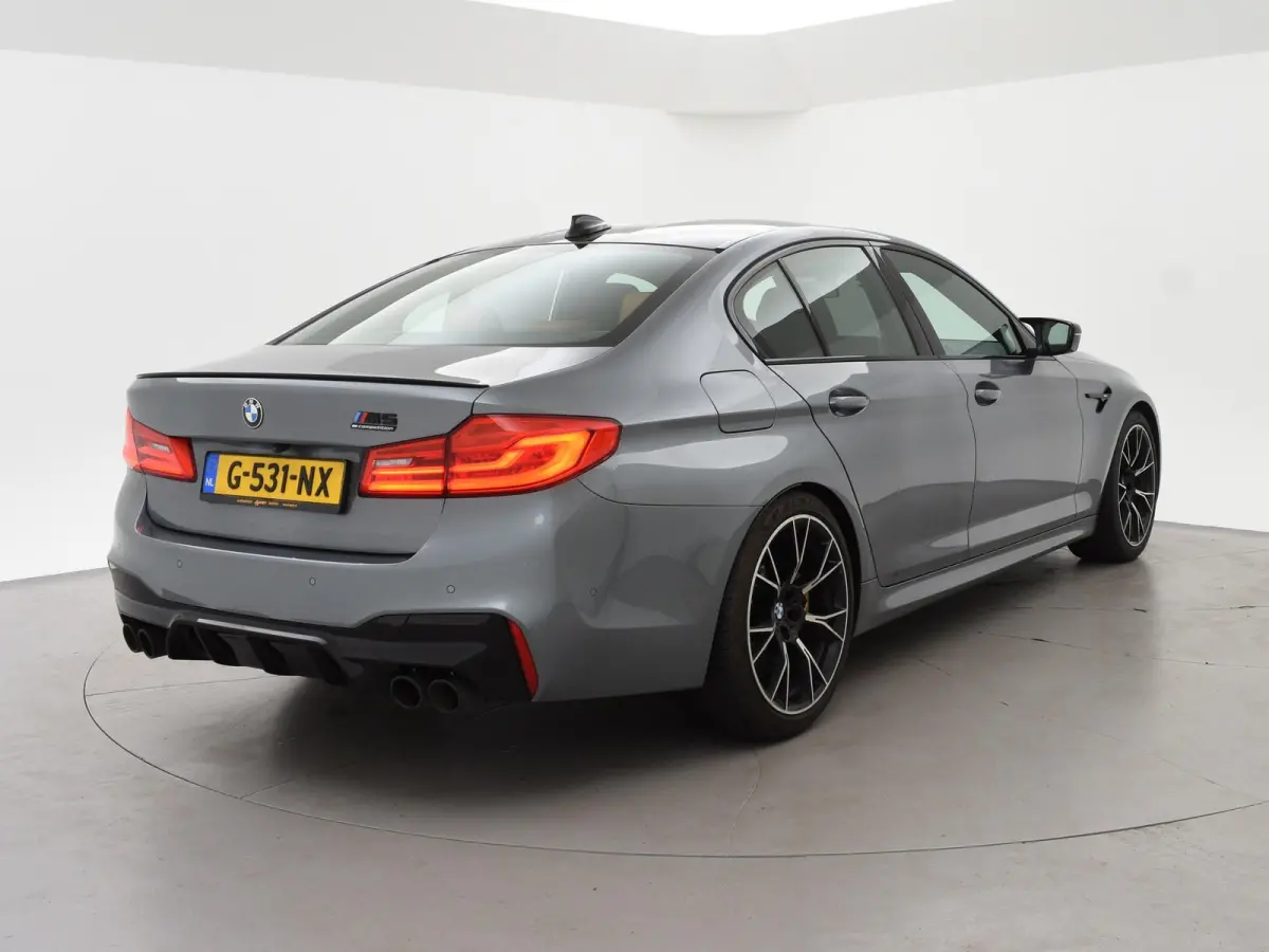 M5 COMPETITION 625 PK ORIG. NL BTW + B&W | HEAD-UP | KERAMISCH | ADAPTIVE CRUISE | SCHERMEN ACHTERIN