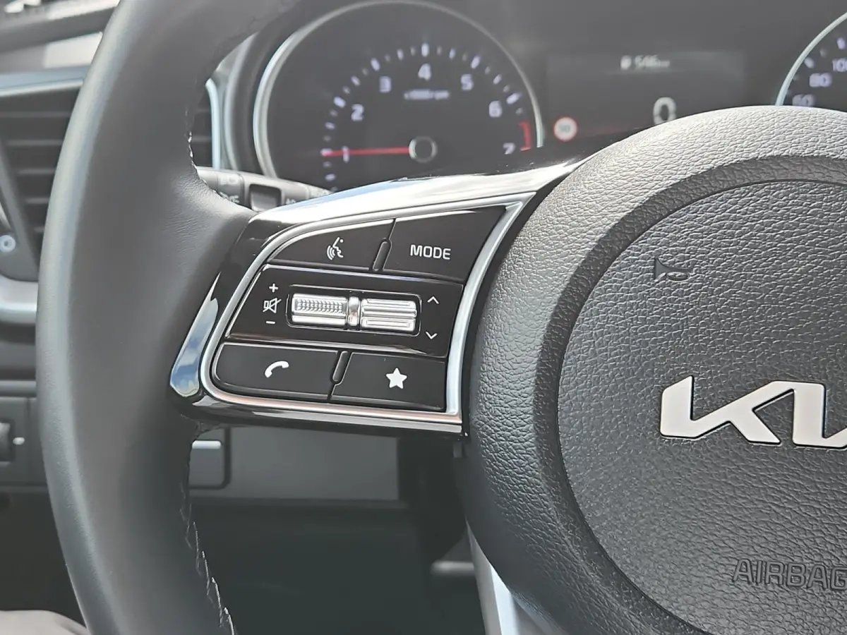 1.0 T-GDi ComfortLine | Camera | Navi | Apple Carplay | Android Auto | Lichtmetalen Velgen |