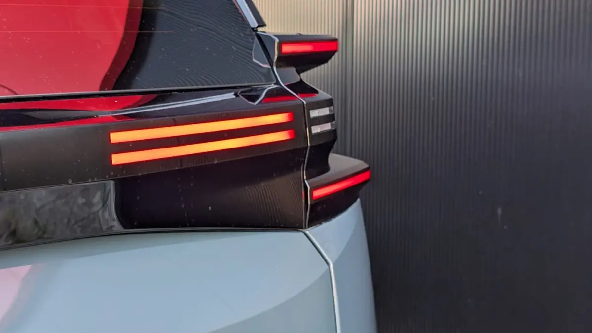 1.2 Hybrid 145 Business | 360° Camera | Adaptive Cruise Control | Elektrische achterklep Automaat