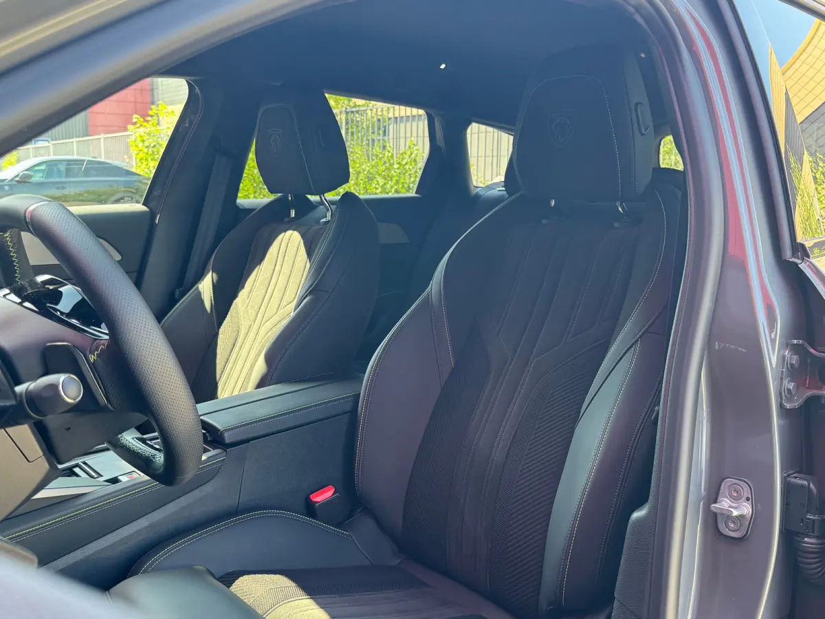 GT 54 kWh | 360° Camera | AGR Comfort stoelen | GT Automaat | Bekleding Alcantara/kunstleder