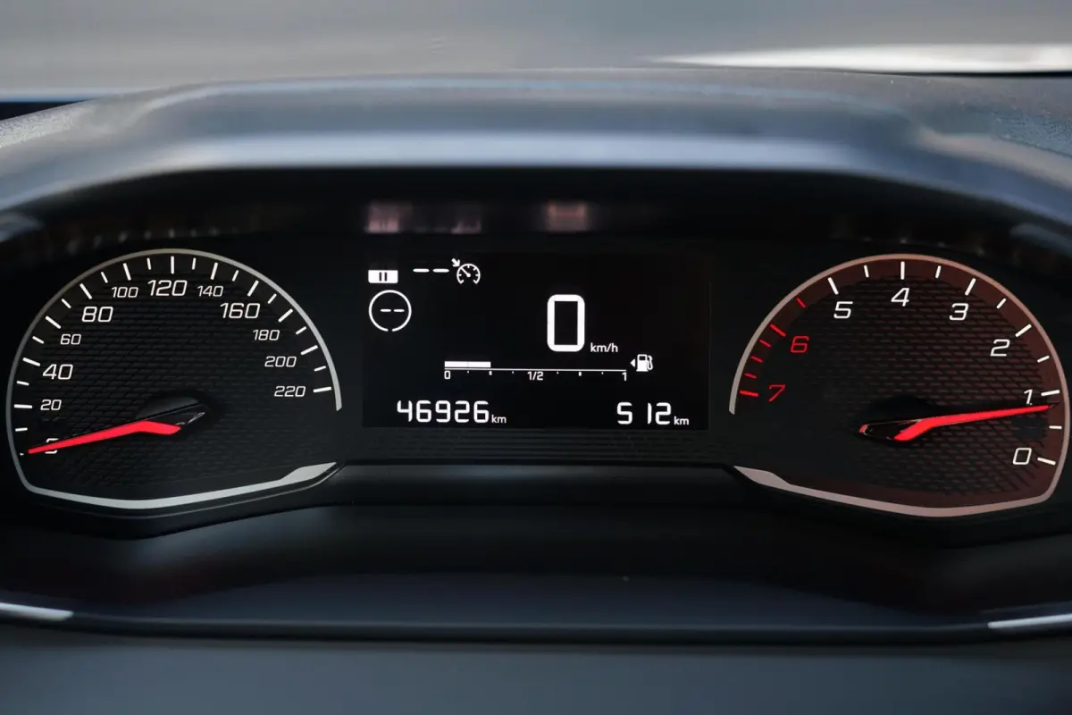 1.2 PureTech Active, NL, cruise, PDC, CarPlay