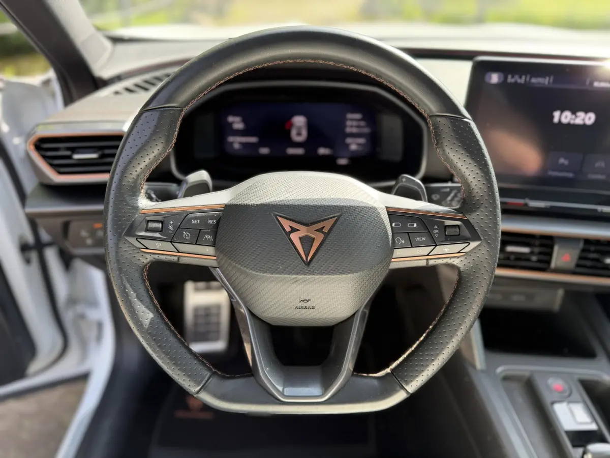 1.4 e-Hybrid VZ Performance | Copper | | Pano | SOH 95,3% | 360 | Memory | BTW |