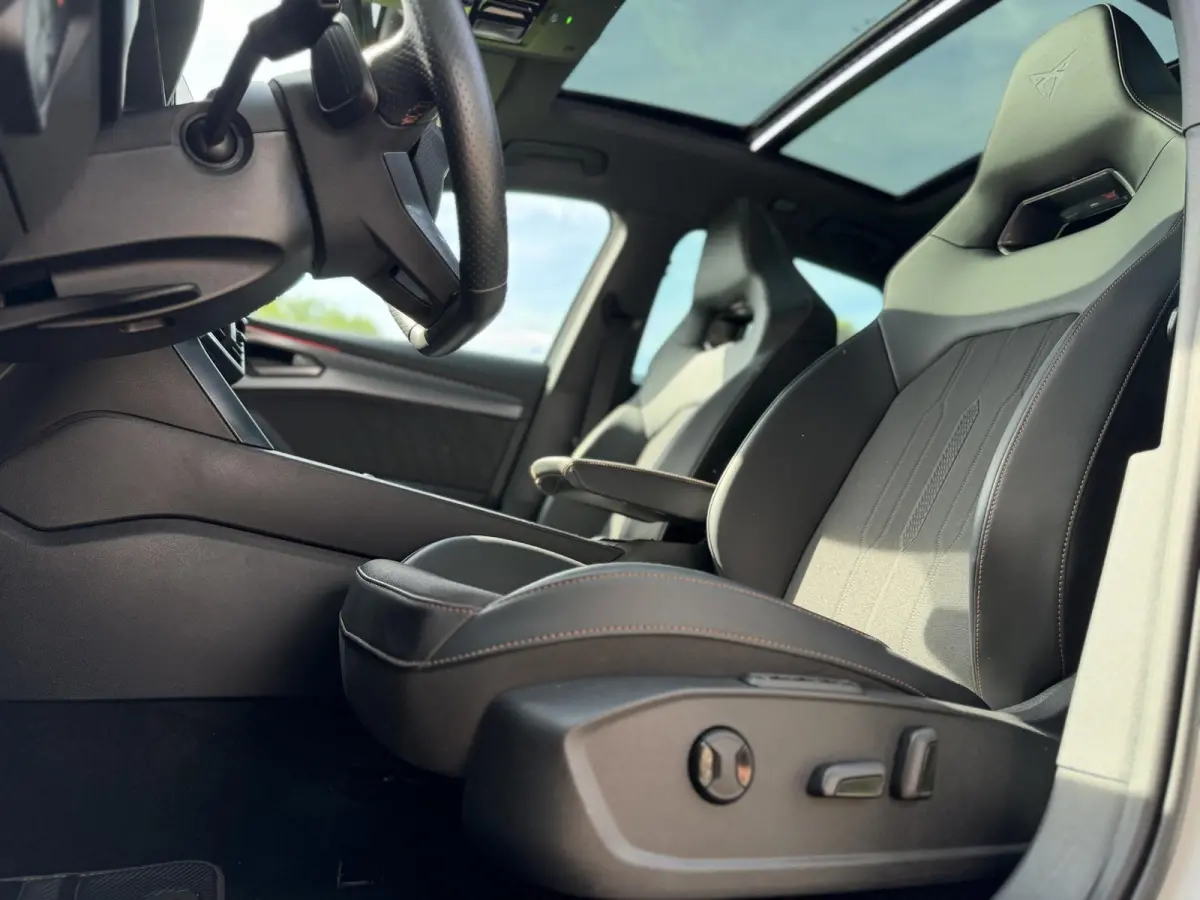 1.4 e-Hybrid VZ Performance | Copper | | Pano | SOH 95,3% | 360 | Memory | BTW |