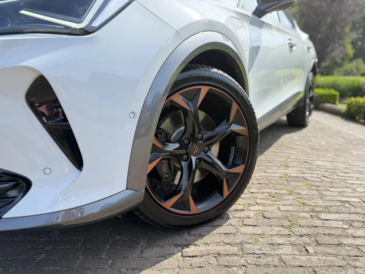 1.4 e-Hybrid VZ Performance | Copper | | Pano | SOH 95,3% | 360 | Memory | BTW |