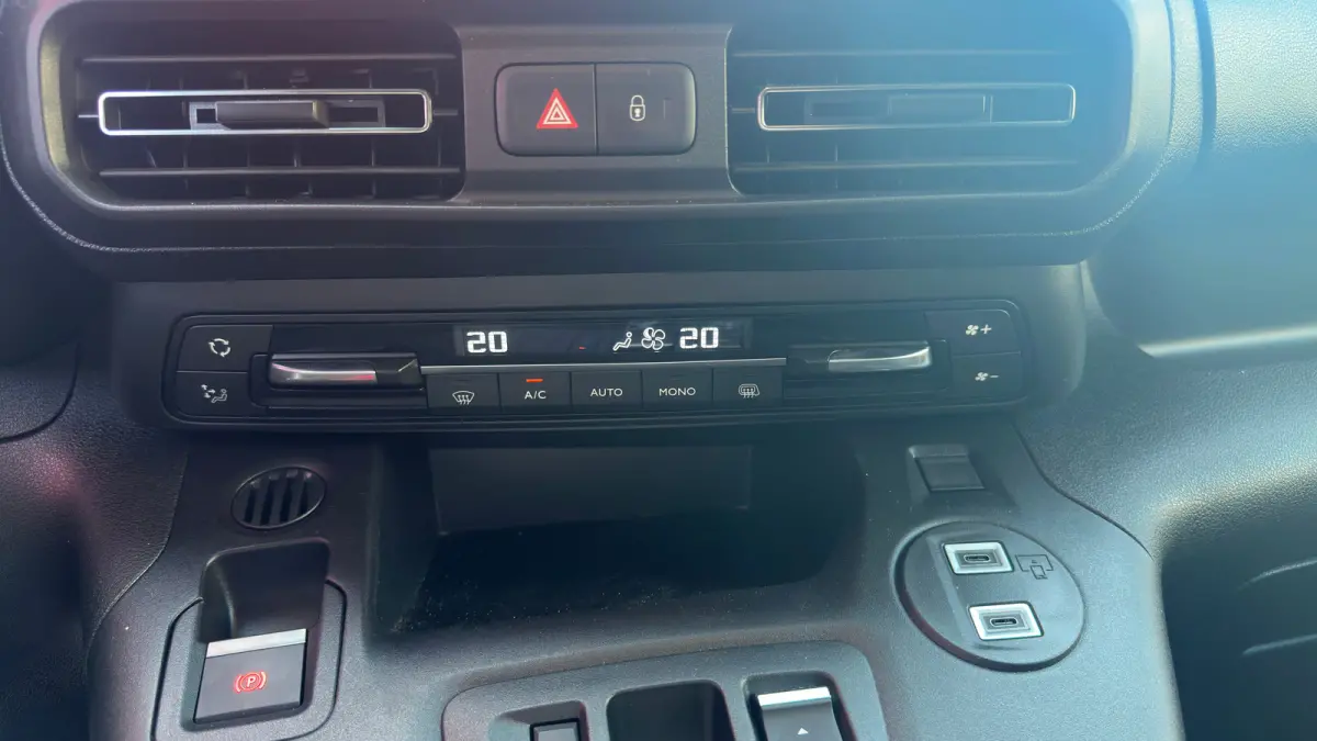 136 L2 50 kWh | Climate Control | Cruise Control | Parkeersensoren