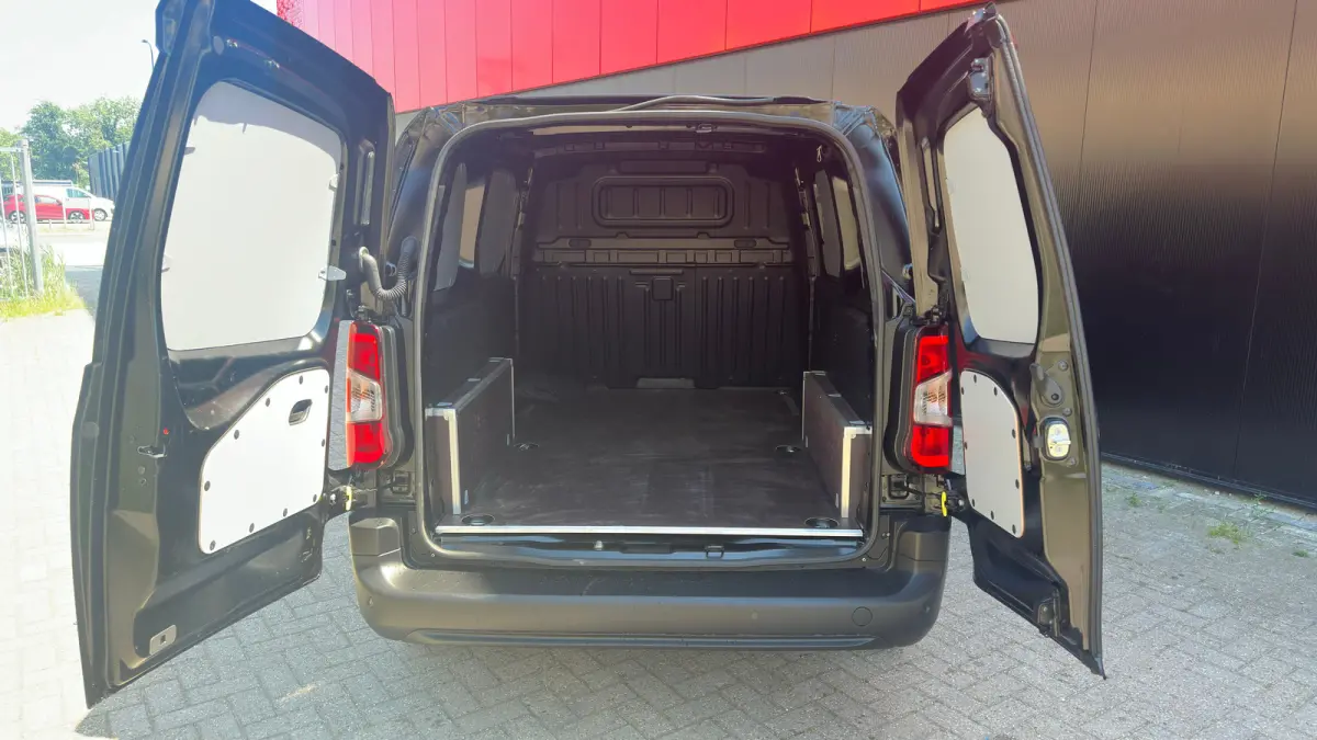 136 L2 50 kWh | Climate Control | Cruise Control | Parkeersensoren