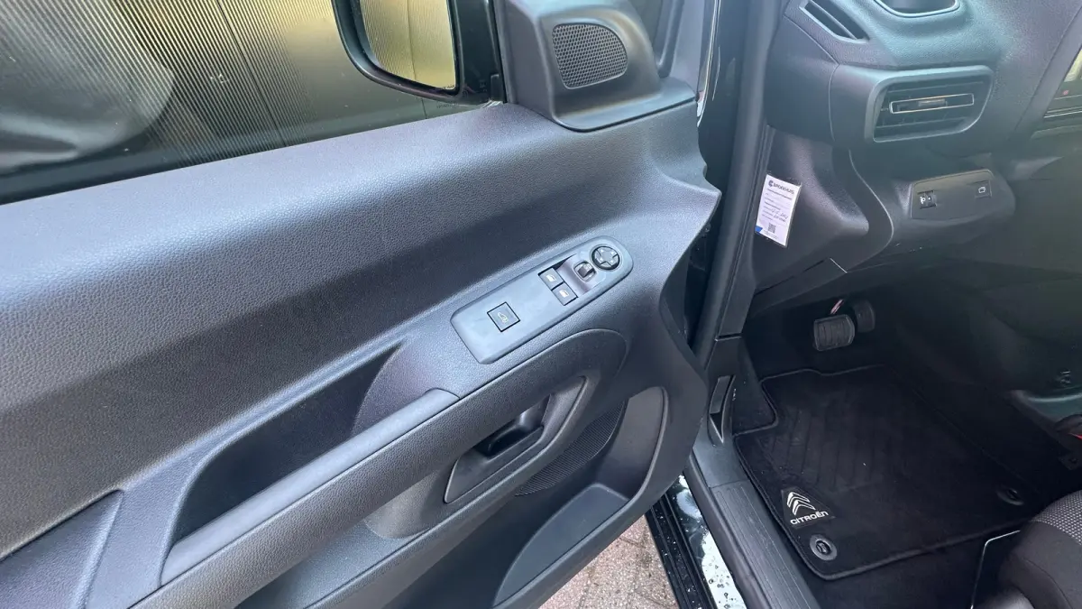 136 L2 50 kWh | Climate Control | Cruise Control | Parkeersensoren