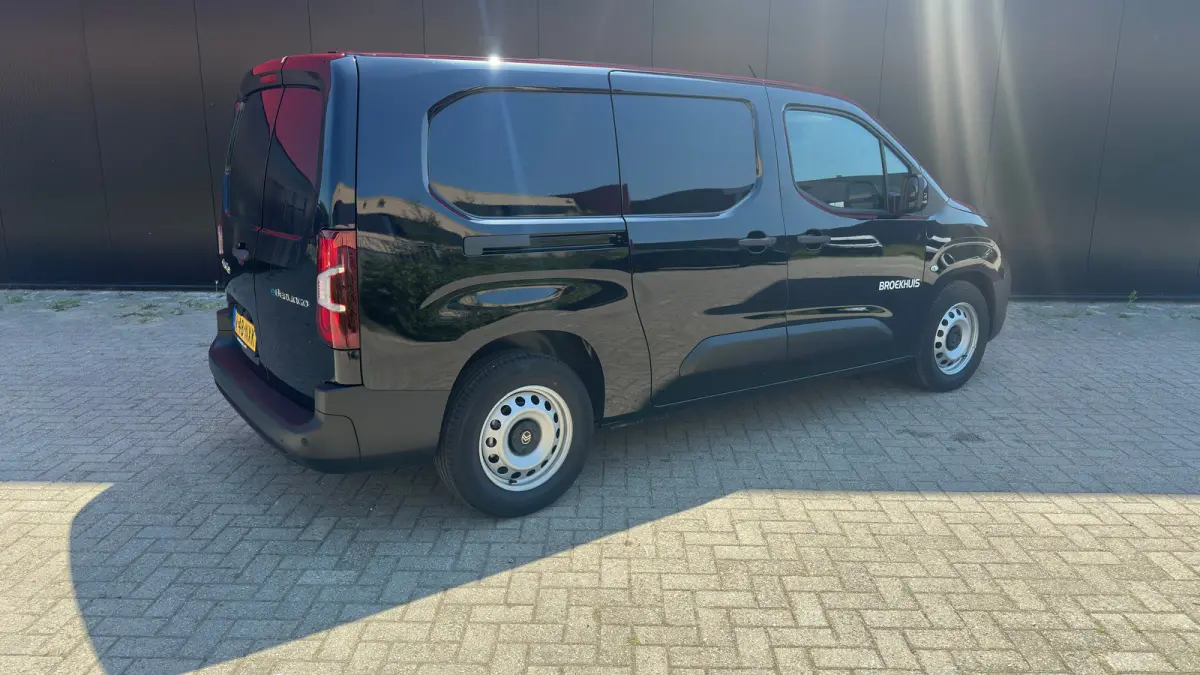 136 L2 50 kWh | Climate Control | Cruise Control | Parkeersensoren