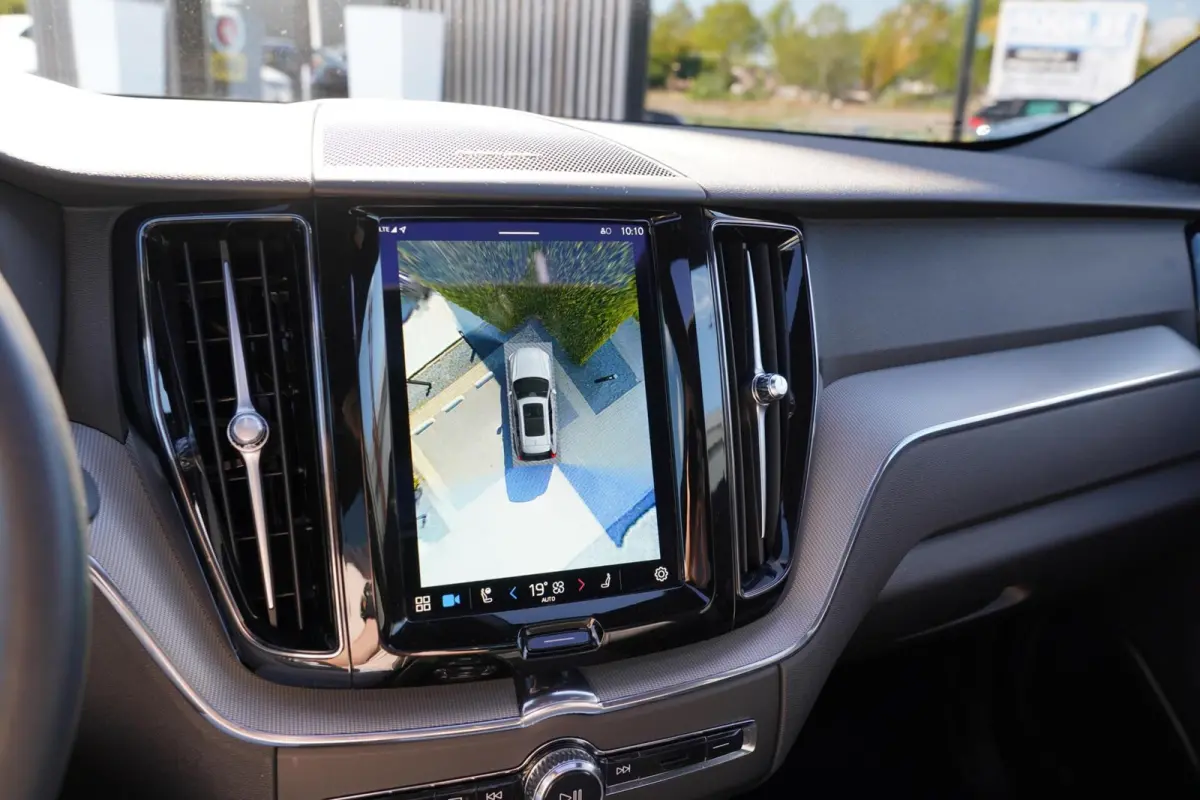 2.0 T6 Plug-in hybrid AWD Plus Dark Long Range | Harman Kardon | Elektrische verstelbare voorstoelen incl. geheugen | Adaptieve cruise control incl. BLIS | Stuurwielverwarming | Stoelverwarm