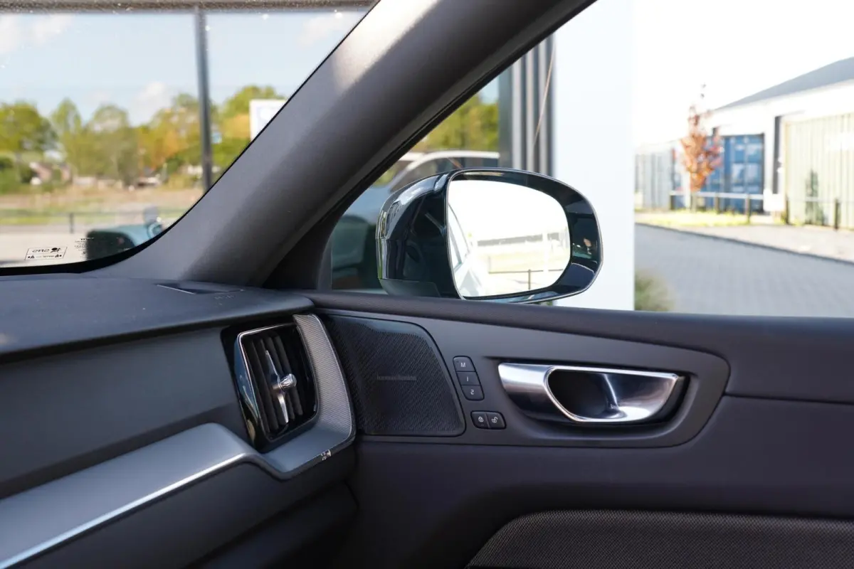 2.0 T6 Plug-in hybrid AWD Plus Dark Long Range | Harman Kardon | Elektrische verstelbare voorstoelen incl. geheugen | Adaptieve cruise control incl. BLIS | Stuurwielverwarming | Stoelverwarm