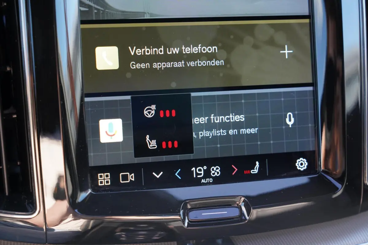 2.0 T6 Plug-in hybrid AWD Plus Dark Long Range | Harman Kardon | Elektrische verstelbare voorstoelen incl. geheugen | Adaptieve cruise control incl. BLIS | Stuurwielverwarming | Stoelverwarm