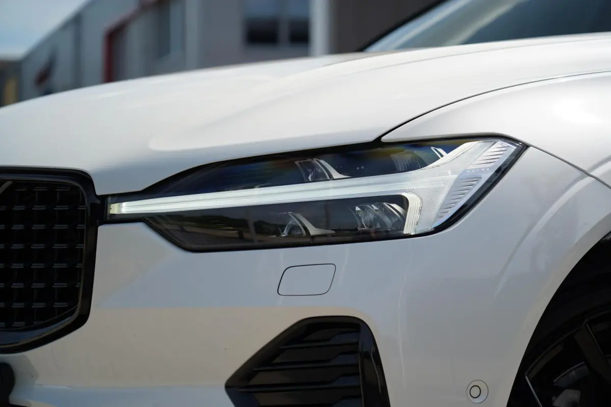 2.0 T6 Plug-in hybrid AWD Plus Dark Long Range | Harman Kardon | Elektrische verstelbare voorstoelen incl. geheugen | Adaptieve cruise control incl. BLIS | Stuurwielverwarming | Stoelverwarm