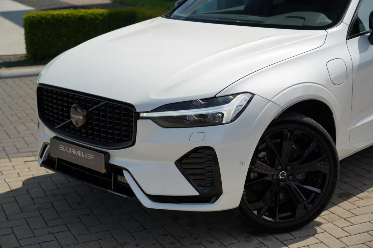 2.0 T6 Plug-in hybrid AWD Plus Dark Long Range | Harman Kardon | Elektrische verstelbare voorstoelen incl. geheugen | Adaptieve cruise control incl. BLIS | Stuurwielverwarming | Stoelverwarm