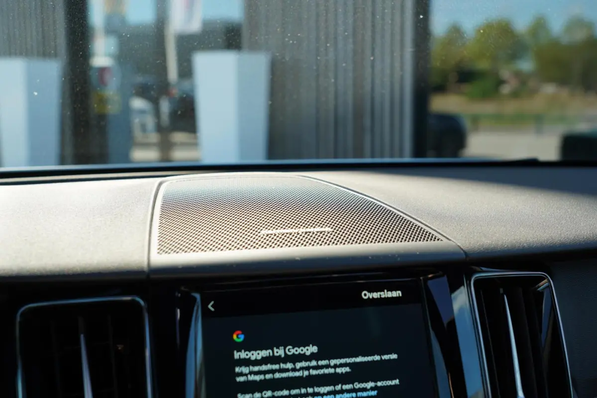 2.0 T6 Plug-in hybrid AWD Plus Dark Long Range | Harman Kardon | Elektrische verstelbare voorstoelen incl. geheugen | Adaptieve cruise control incl. BLIS | Stuurwielverwarming | Stoelverwarm