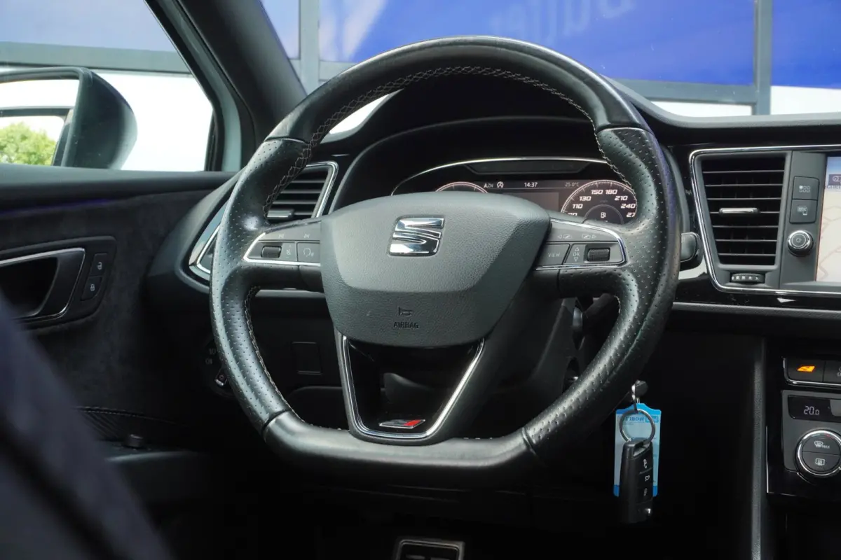 2.0 TSI CUPRA 300 / ORIG-NL / DCC / Virtual / Sfeerverlichting / ParelmoerWit / All-seasons / = ZOMER AKTIE !!