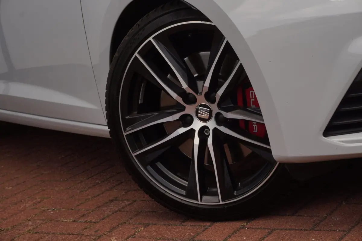 2.0 TSI CUPRA 300 / ORIG-NL / DCC / Virtual / Sfeerverlichting / ParelmoerWit / All-seasons / = ZOMER AKTIE !!