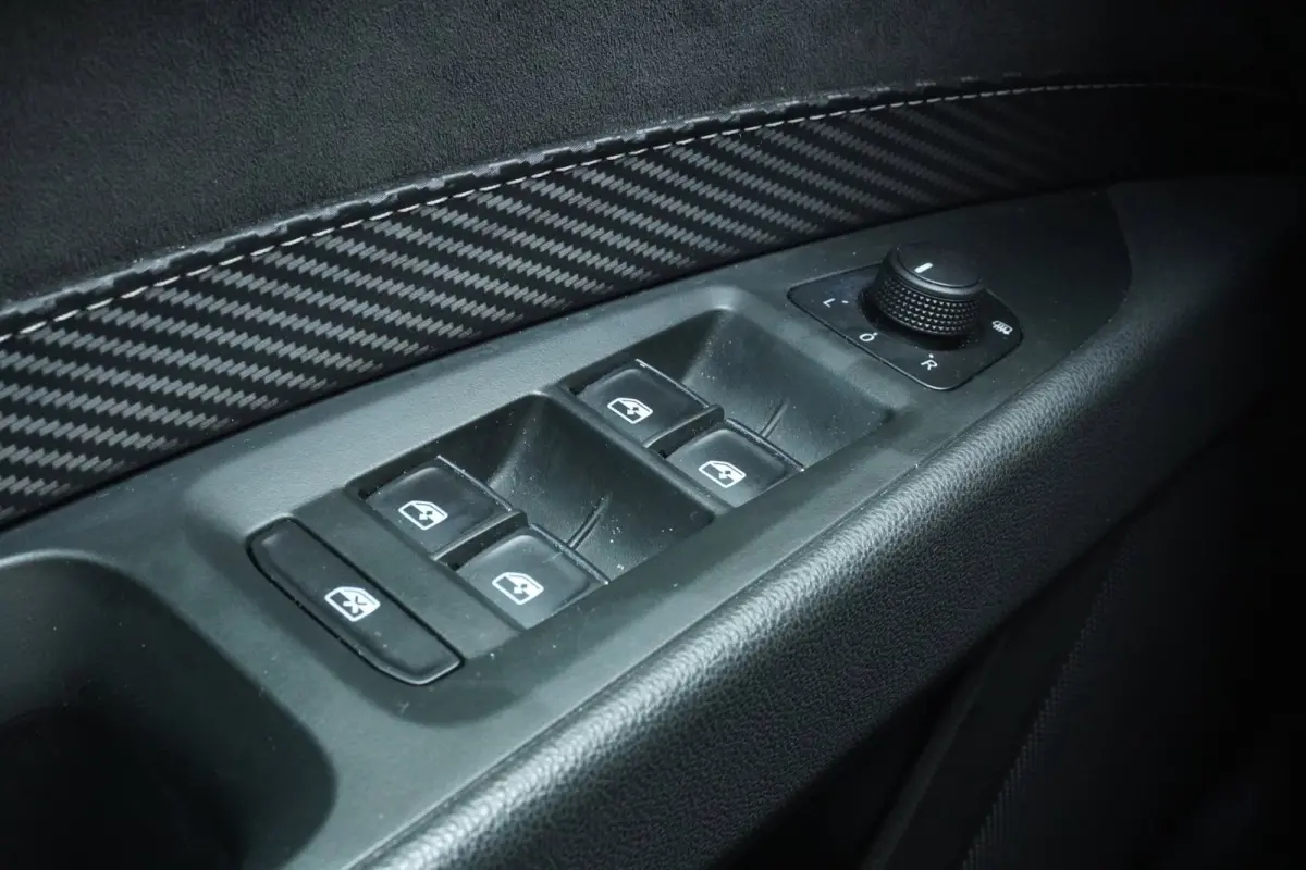 2.0 TSI CUPRA 300 / ORIG-NL / DCC / Virtual / Sfeerverlichting / ParelmoerWit / All-seasons / = ZOMER AKTIE !!