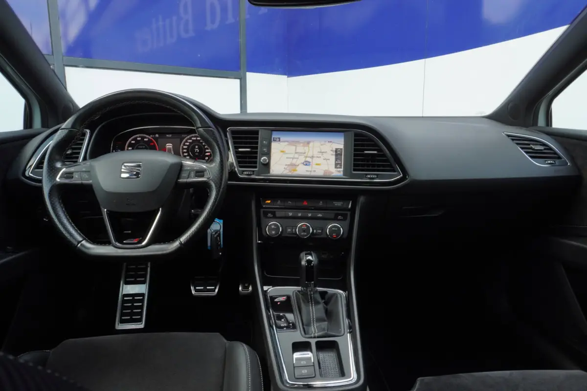 2.0 TSI CUPRA 300 / ORIG-NL / DCC / Virtual / Sfeerverlichting / ParelmoerWit / All-seasons / = ZOMER AKTIE !!