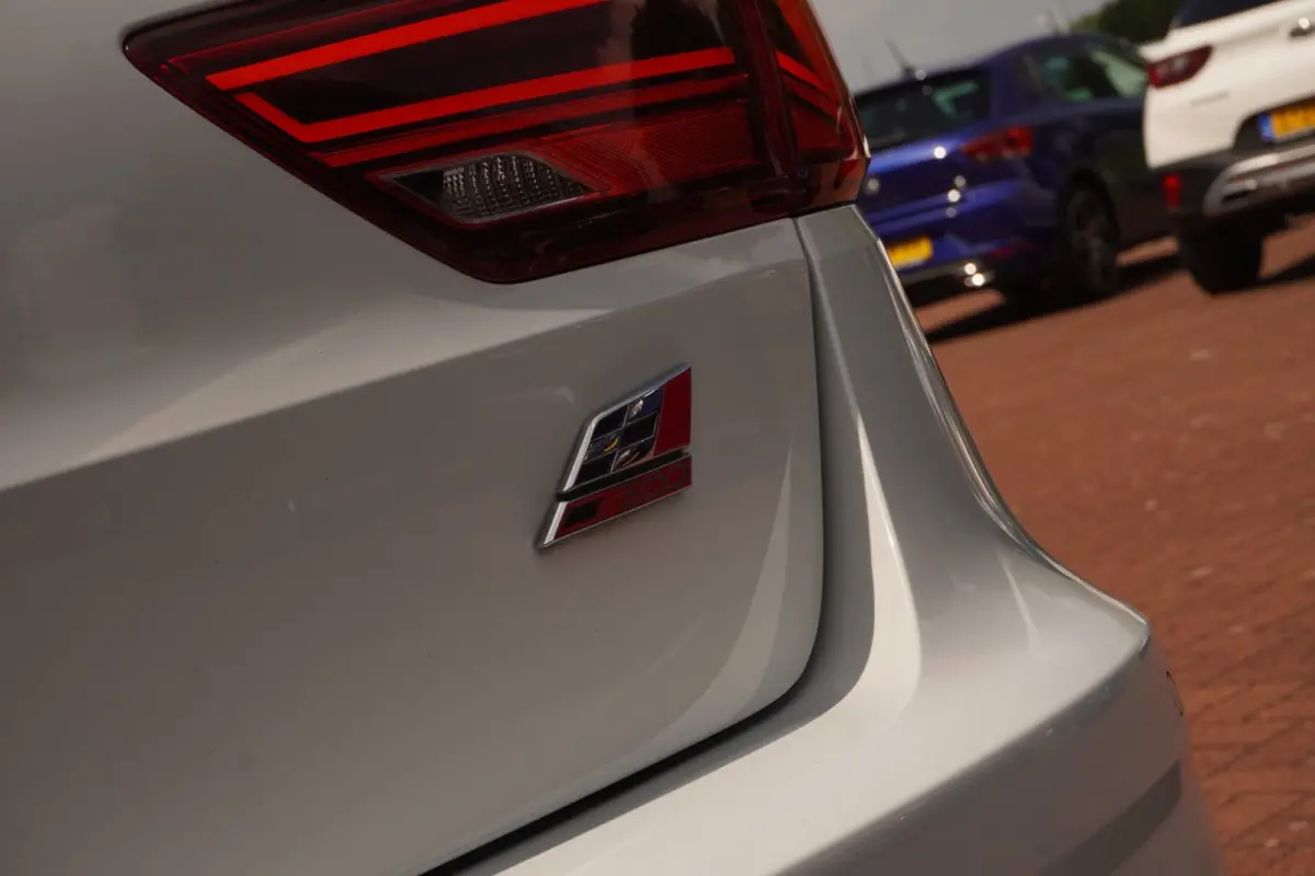 2.0 TSI CUPRA 300 / ORIG-NL / DCC / Virtual / Sfeerverlichting / ParelmoerWit / All-seasons / = ZOMER AKTIE !!