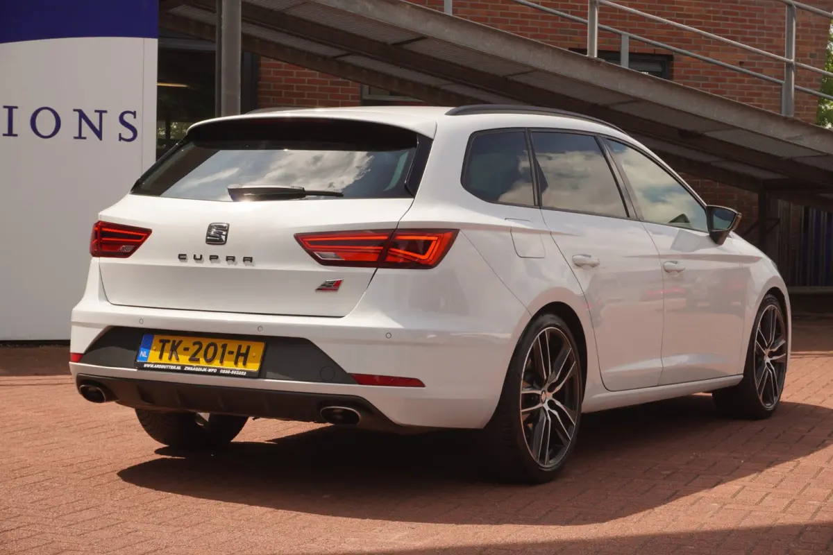 2.0 TSI CUPRA 300 / ORIG-NL / DCC / Virtual / Sfeerverlichting / ParelmoerWit / All-seasons / = ZOMER AKTIE !!