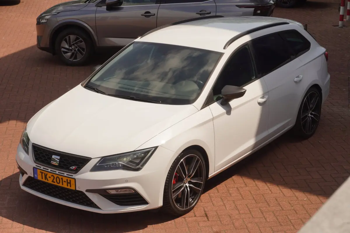 2.0 TSI CUPRA 300 / ORIG-NL / DCC / Virtual / Sfeerverlichting / ParelmoerWit / All-seasons / = ZOMER AKTIE !!