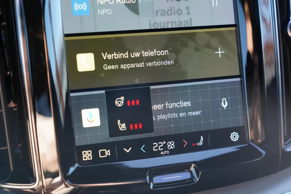 T6 Plug-in hybrid AWD Plus Dark Long Range | Trekhaak | Panoramisch schuif/kanteldak | 360 graden camera | Stoel en stuurwielverwarming | Parkeerverwarming | Adaptieve cruise control incl. B