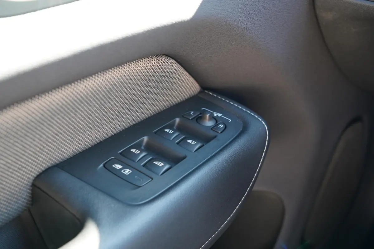 T6 Plug-in hybrid AWD Plus Dark Long Range | Trekhaak | Panoramisch schuif/kanteldak | 360 graden camera | Stoel en stuurwielverwarming | Parkeerverwarming | Adaptieve cruise control incl. B