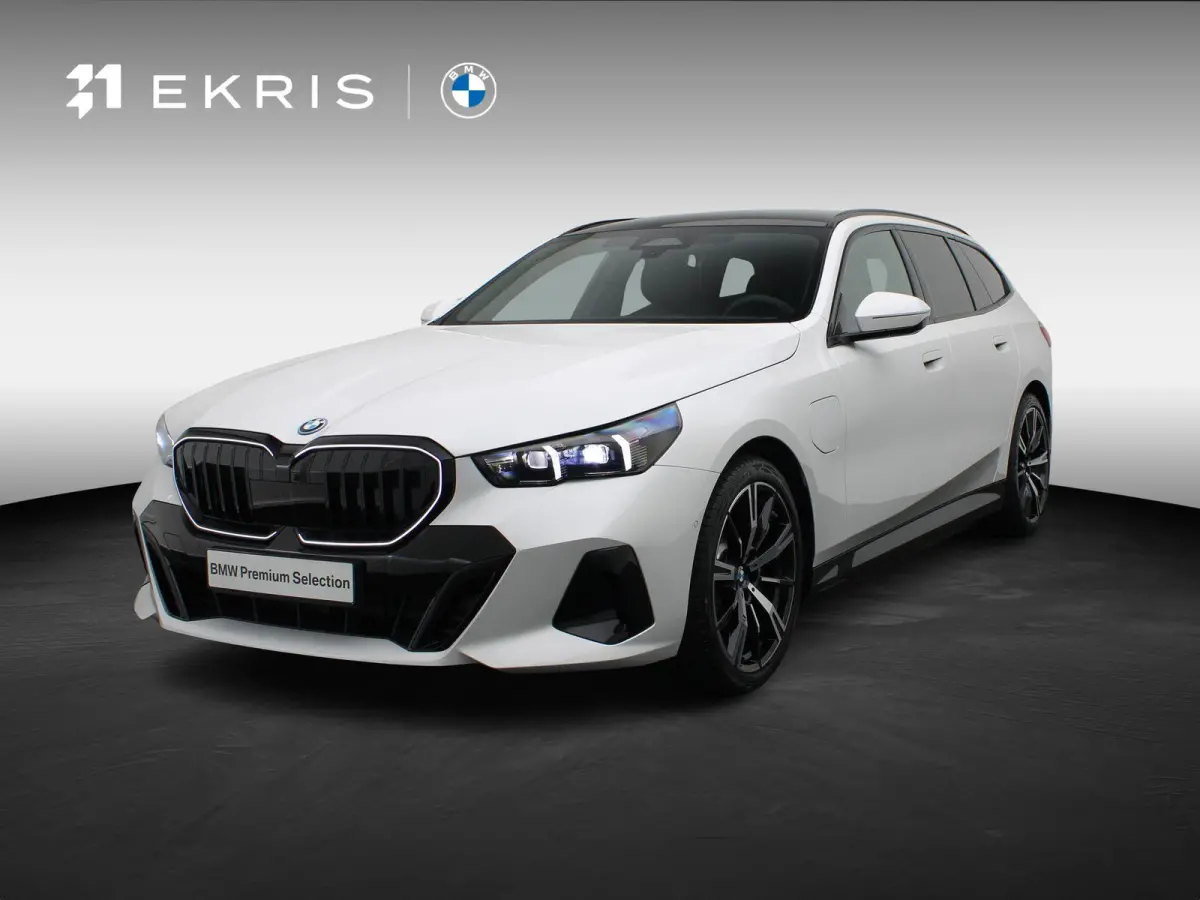 530e M Sport Edition | M Sportpakket Pro | SoH 100% | Travel Pack | Innovation Pack | Trekhaak | Panoramadak | Comfortstoelen | Driving Assistant Plus | Bowers & Wilkins | 20''