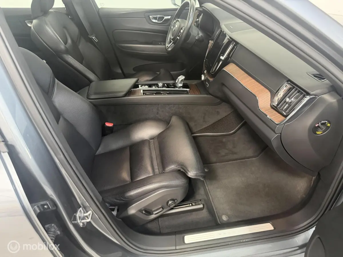 2.0 T8 Twin Engine AWD Inscription PANO / ACC