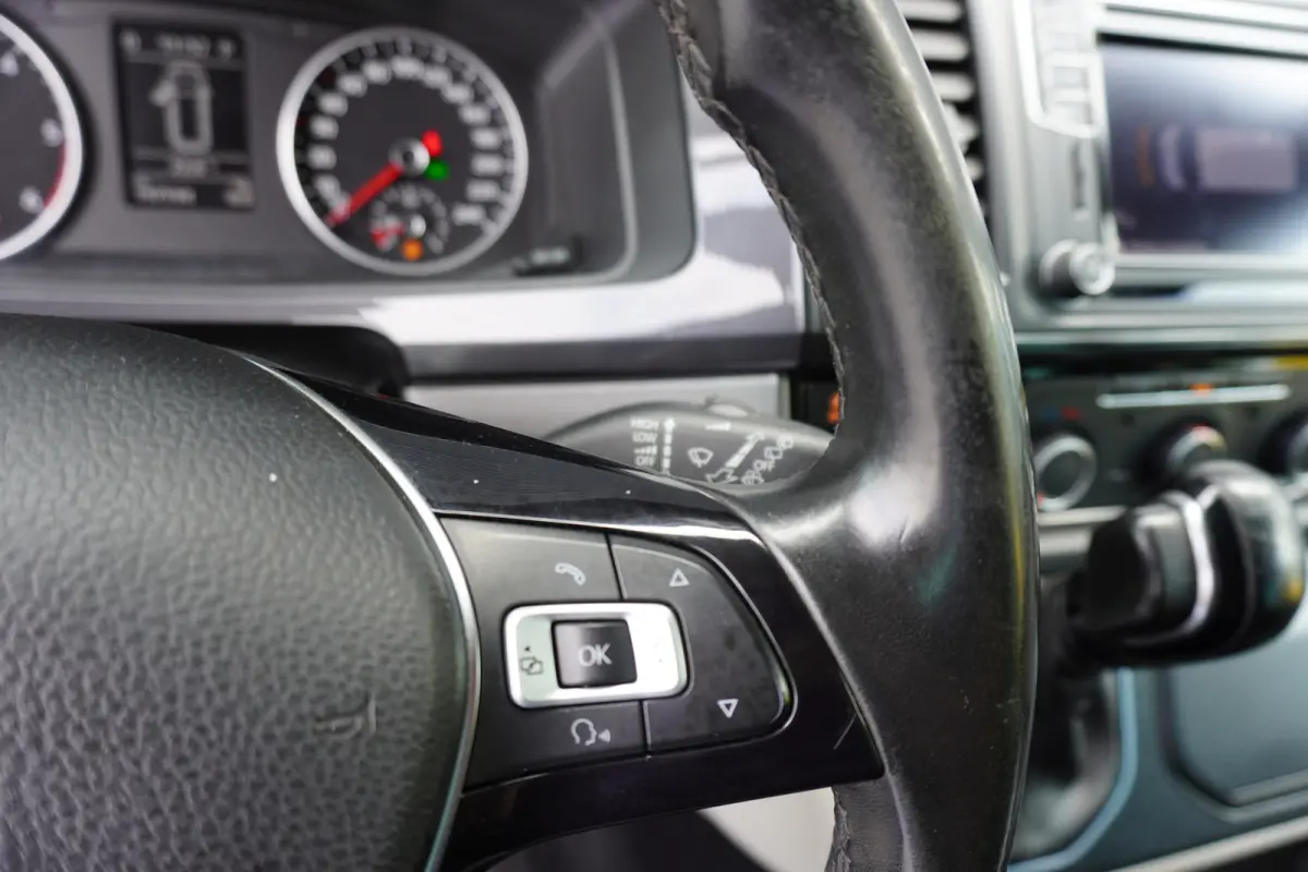 140pk Automaat L2H1 Lederen interieur Navigatie Trekhaak Parkeersensoren Cruise control Airco