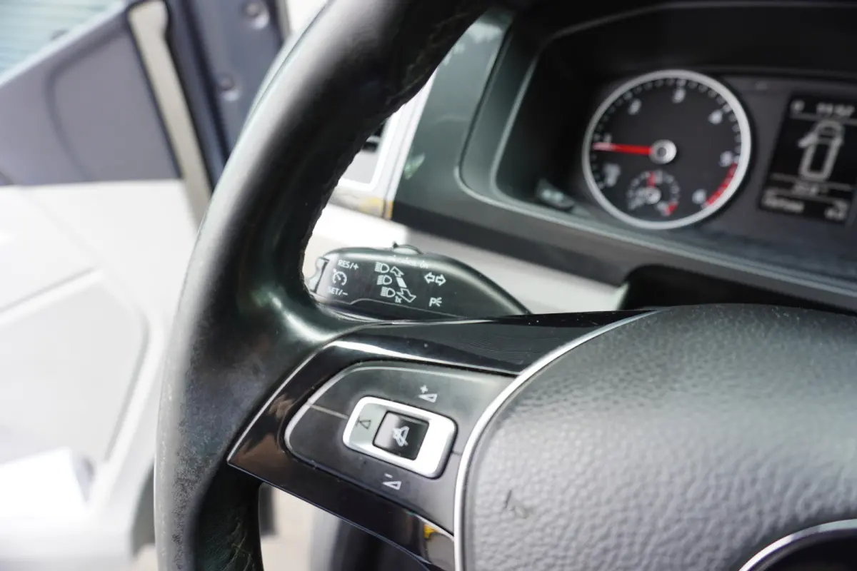 140pk Automaat L2H1 Lederen interieur Navigatie Trekhaak Parkeersensoren Cruise control Airco