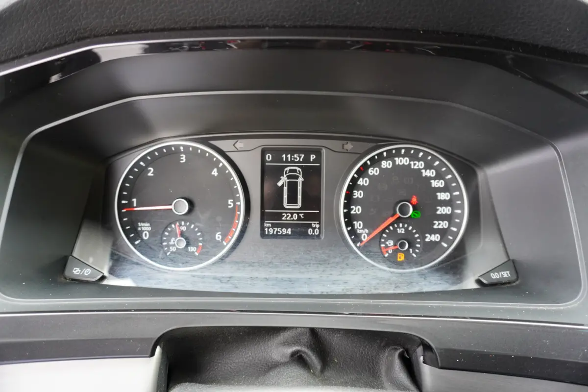 140pk Automaat L2H1 Lederen interieur Navigatie Trekhaak Parkeersensoren Cruise control Airco
