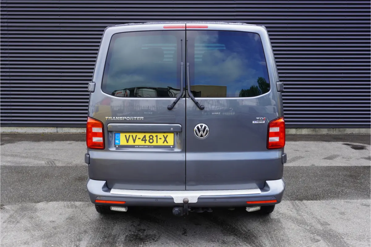 140pk Automaat L2H1 Lederen interieur Navigatie Trekhaak Parkeersensoren Cruise control Airco