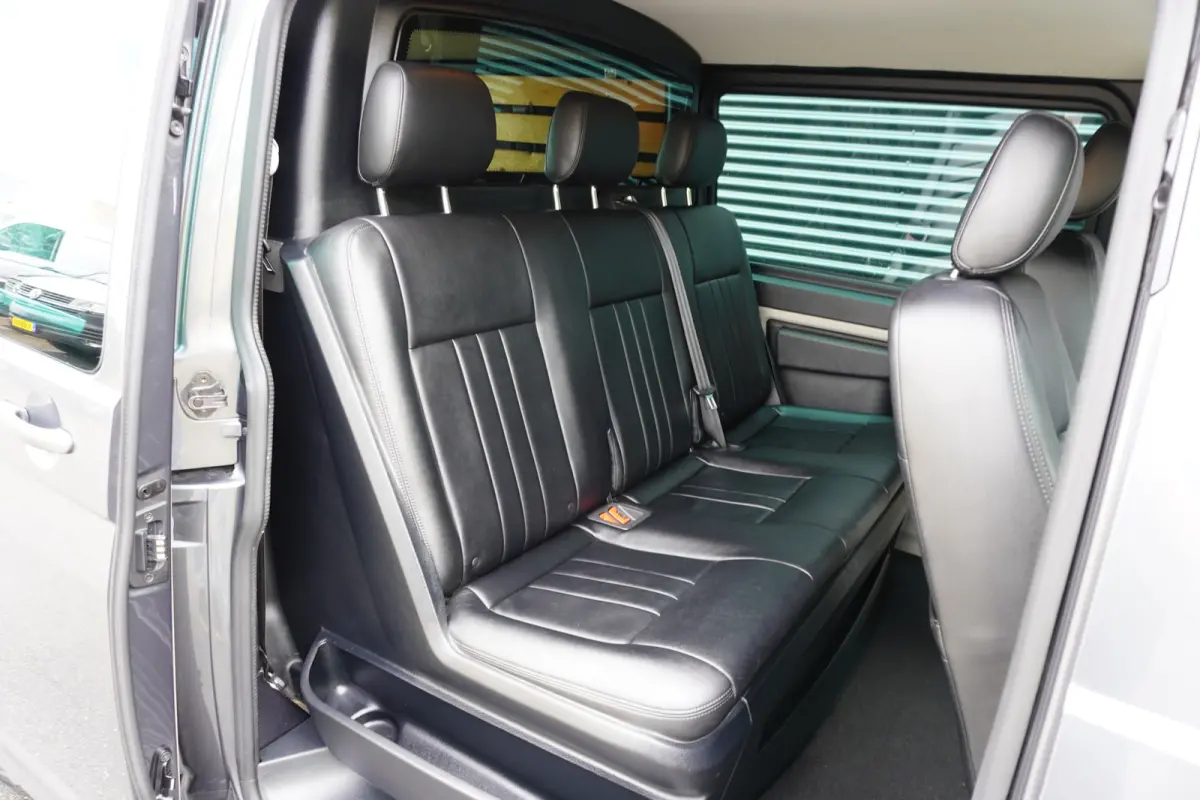 140pk Automaat L2H1 Lederen interieur Navigatie Trekhaak Parkeersensoren Cruise control Airco