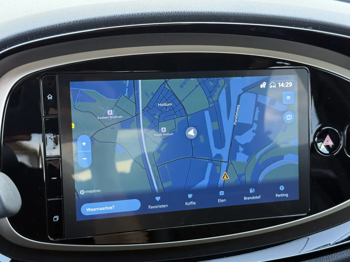 1.0 VVT-i S-CVT Premium | ACC | CarPlay | Keyless | Camera | 18 inch