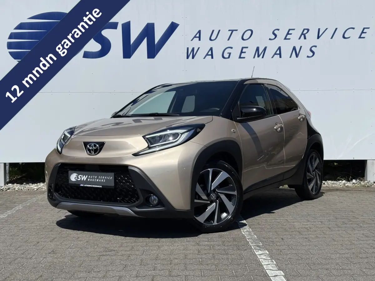 1.0 VVT-i S-CVT Premium | ACC | CarPlay | Keyless | Camera | 18 inch