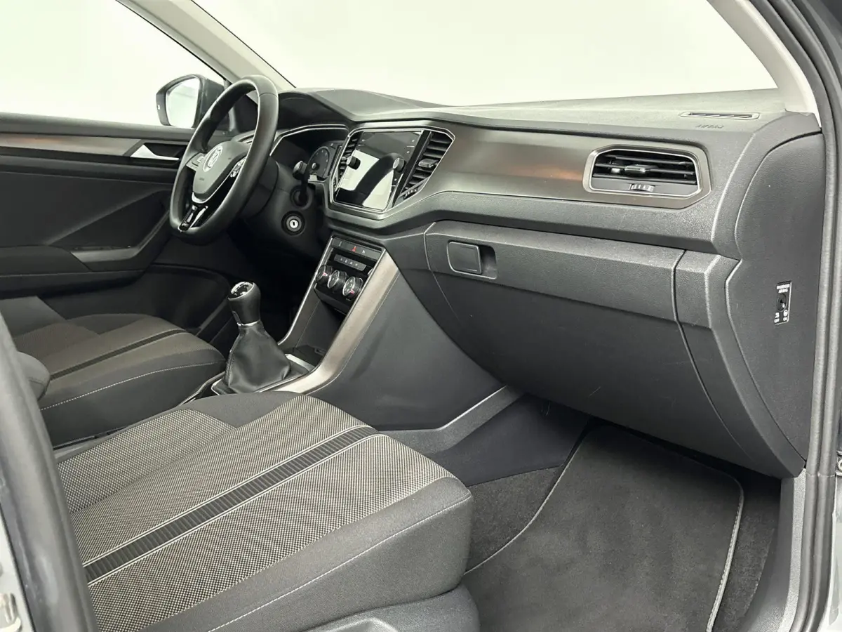 1.5 TSI Sport Airco | Bluetooth | Buitenspiegels Elektrisch Verstel- en Verwarmbaar | Cruise Control Adaptief | Dakrails | Lederen Stuurwiel | Lichtmetalen Velgen | Stuurwiel Multifunctionee