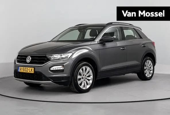 1.5 TSI Sport Airco | Bluetooth | Buitenspiegels Elektrisch Verstel- en Verwarmbaar | Cruise Control Adaptief | Dakrails | Lederen Stuurwiel | Lichtmetalen Velgen | Stuurwiel Multifunctionee