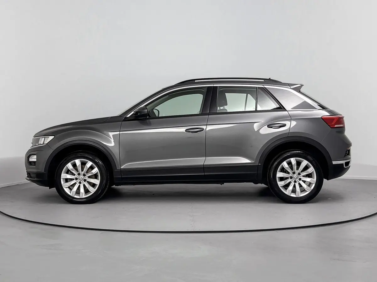 1.5 TSI Sport Airco | Bluetooth | Buitenspiegels Elektrisch Verstel- en Verwarmbaar | Cruise Control Adaptief | Dakrails | Lederen Stuurwiel | Lichtmetalen Velgen | Stuurwiel Multifunctionee