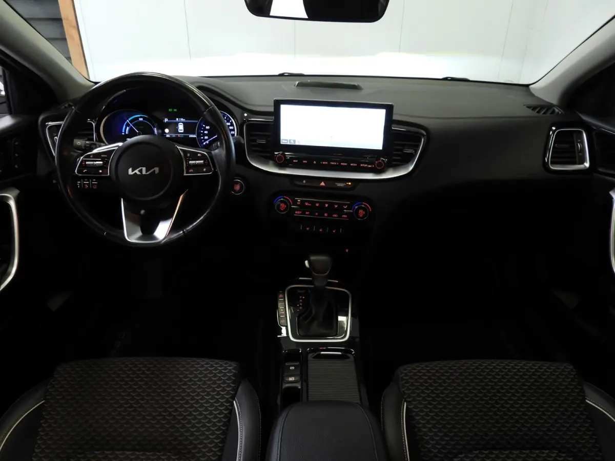 1.6 GDI PHEV Plug-In DynamicPlusLine NAVI/CAMERA.EL.KLEP/LED/16"LMV!