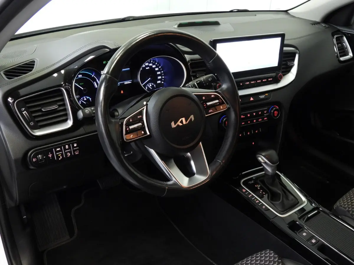 1.6 GDI PHEV Plug-In DynamicPlusLine NAVI/CAMERA.EL.KLEP/LED/16"LMV!