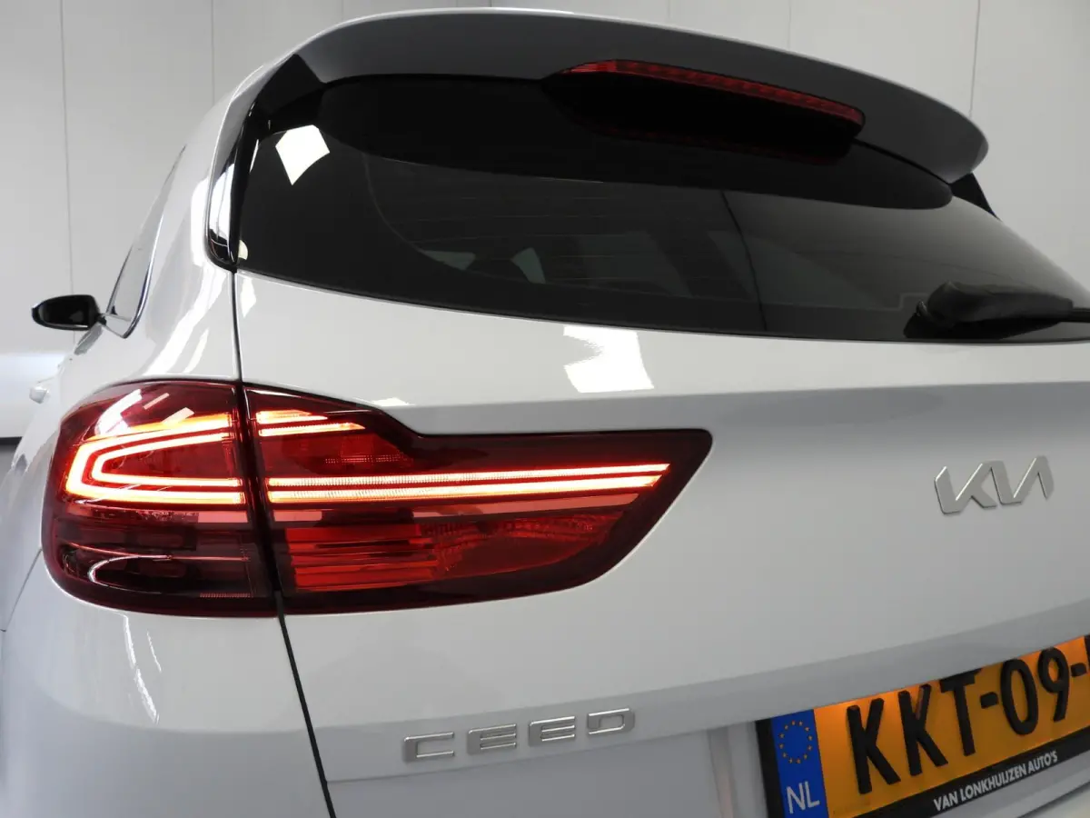1.6 GDI PHEV Plug-In DynamicPlusLine NAVI/CAMERA.EL.KLEP/LED/16"LMV!