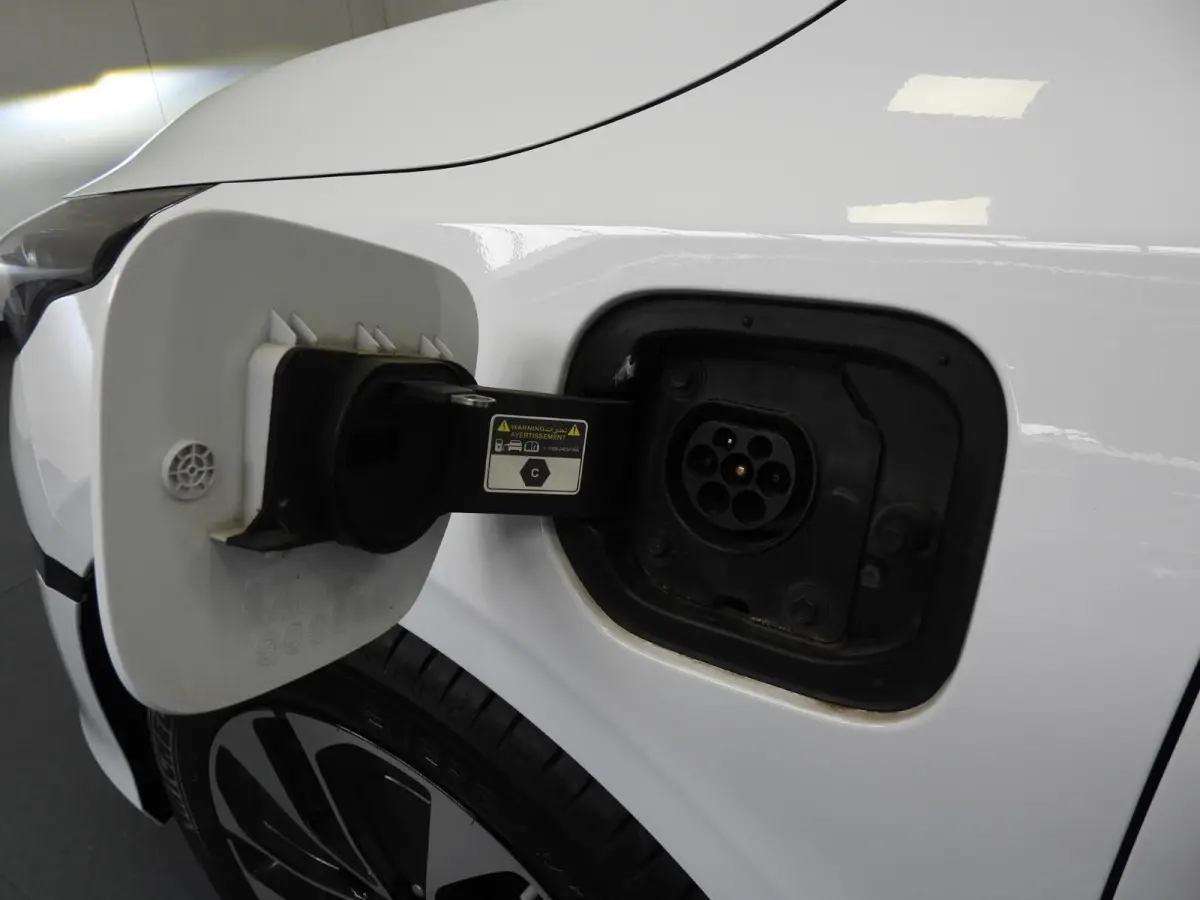 1.6 GDI PHEV Plug-In DynamicPlusLine NAVI/CAMERA.EL.KLEP/LED/16"LMV!